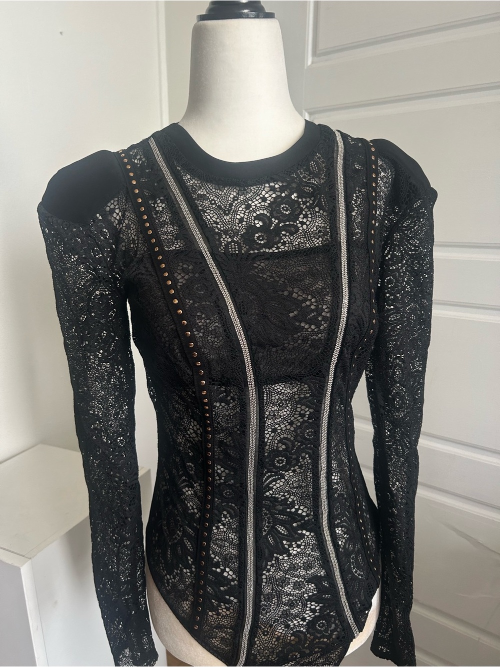 Victoria’s Secret Very Sexy Embellished Lace Bodysuit M- Excellent Condition - Picture 3 of 14